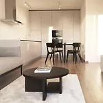 Iman With Privat Garage Parking Free, 5 Minute Walk To The Center דירה *