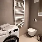דירה Iman With Privat Garage Parking Free, 5 Minute Walk To The Center *