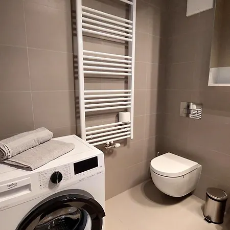Appartement Iman With Privat Garage Parking Free, 5 Minute Walk To The Center *