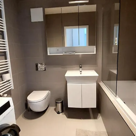 Iman With Privat Garage Parking Free, 5 Minute Walk To The Center شقة كَشّا