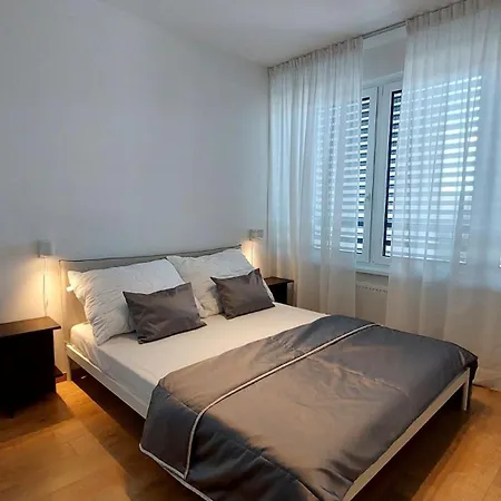 Iman With Privat Garage Parking Free, 5 Minute Walk To The Center Appartement