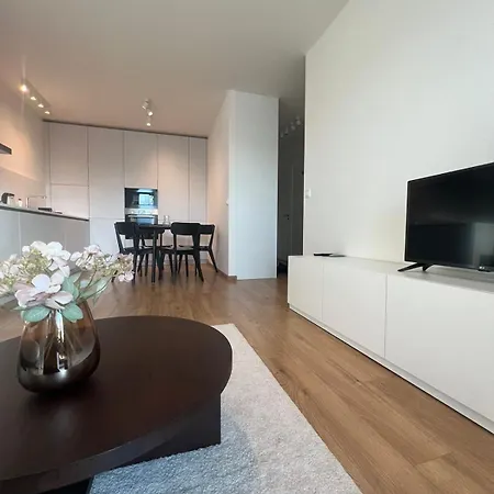 Iman With Privat Garage Parking Free, 5 Minute Walk To The Center 아파트