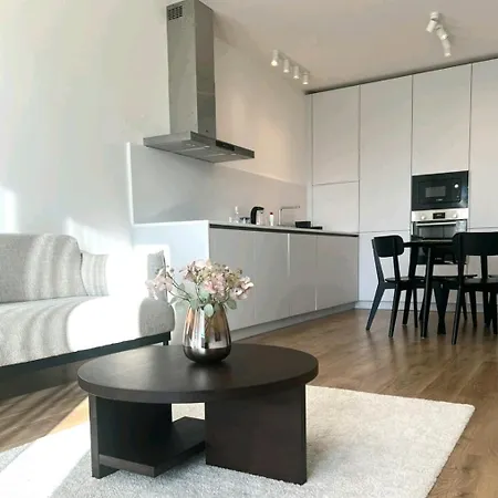 Appartement Iman With Privat Garage Parking Free, 5 Minute Walk To The Center *