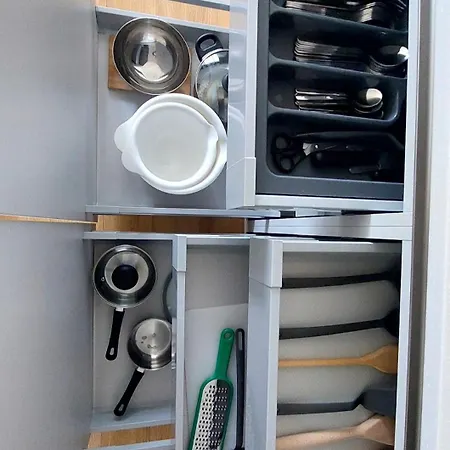 Iman With Privat Garage Parking Free, 5 Minute Walk To The Center شقة