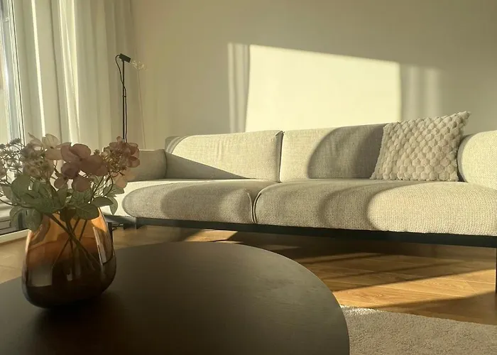 Iman With Privat Garage Parking Free, 5 Minute Walk To The Center Apartment *